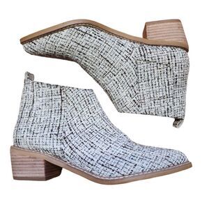 Mi,iM cream & brown tweed pointed toe ankle boots 8